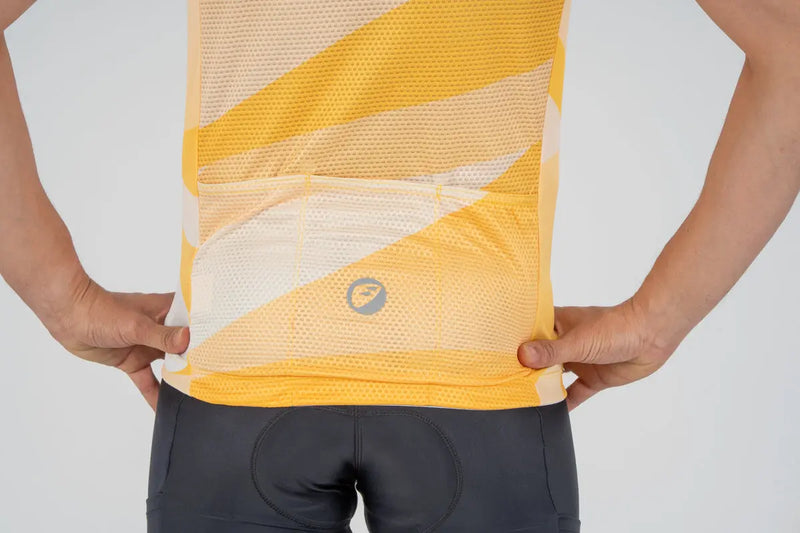 Load image into Gallery viewer, APACE RELAX FIT CYCLING JERSEY | BRILLIANT | UNISEX