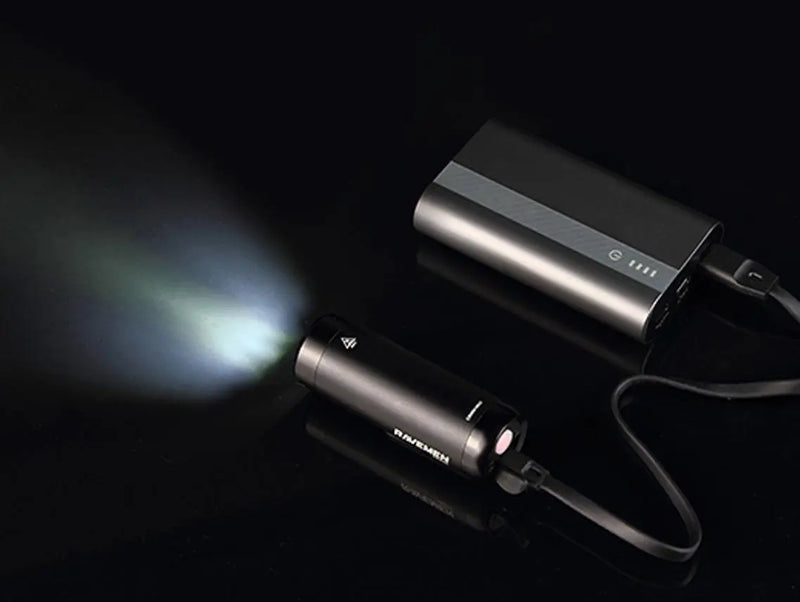 Load image into Gallery viewer, Ravemen Bicycle Front Light - CR600 (Black)
