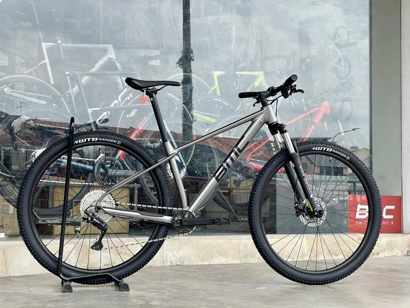 Load image into Gallery viewer, Two-Stroke AL SIX - Shimano Deore 10 Speed - MADOVERBIKING -  BMC
