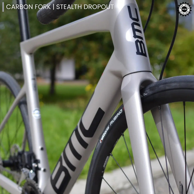 Load image into Gallery viewer, Teammachine SLR FIVE - Shimano 105 Di2 12 Speed - MADOVERBIKING -  BMC
