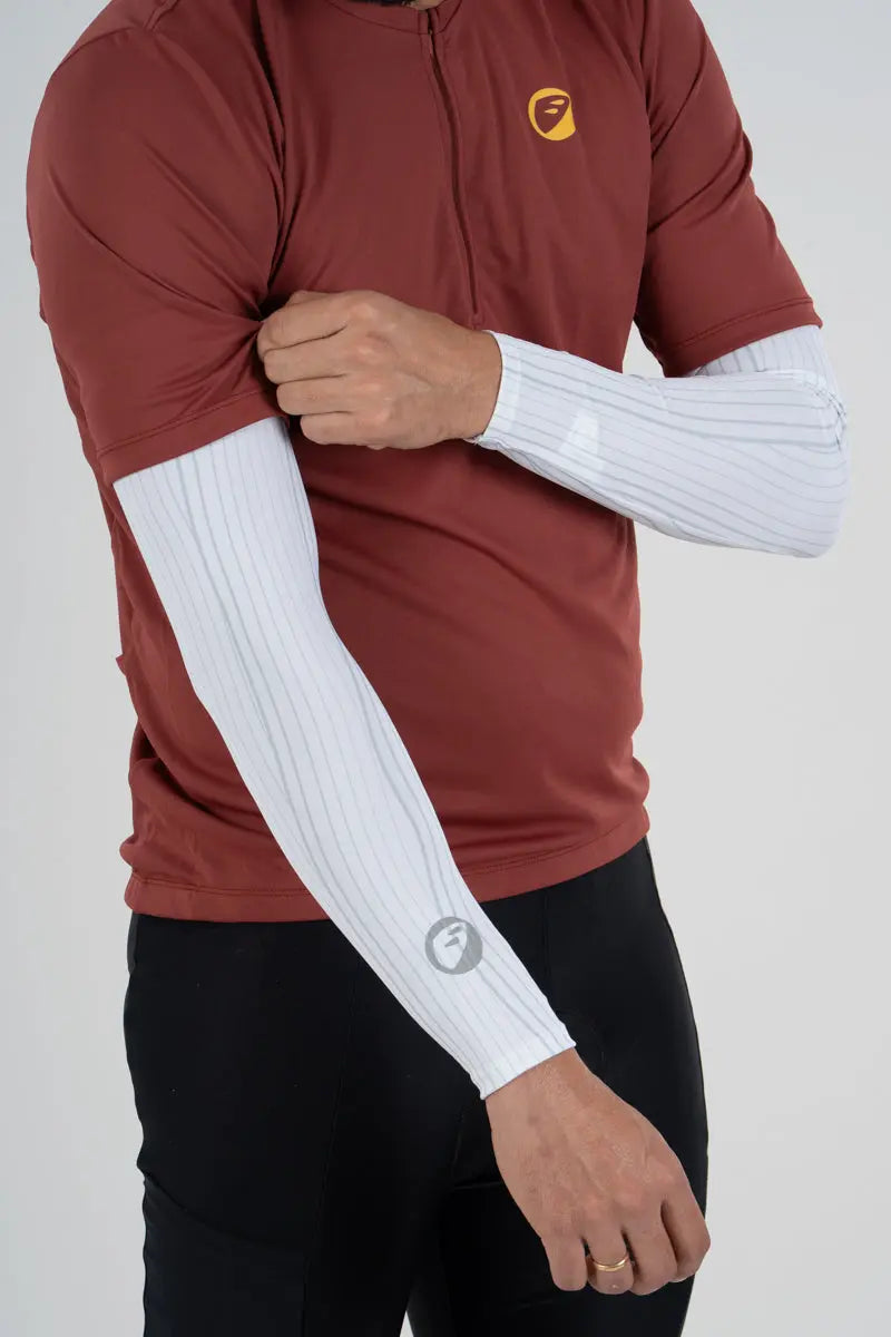 Load image into Gallery viewer, APACE ARM SLEEVES | SHIELD | WIND | UNISEX
