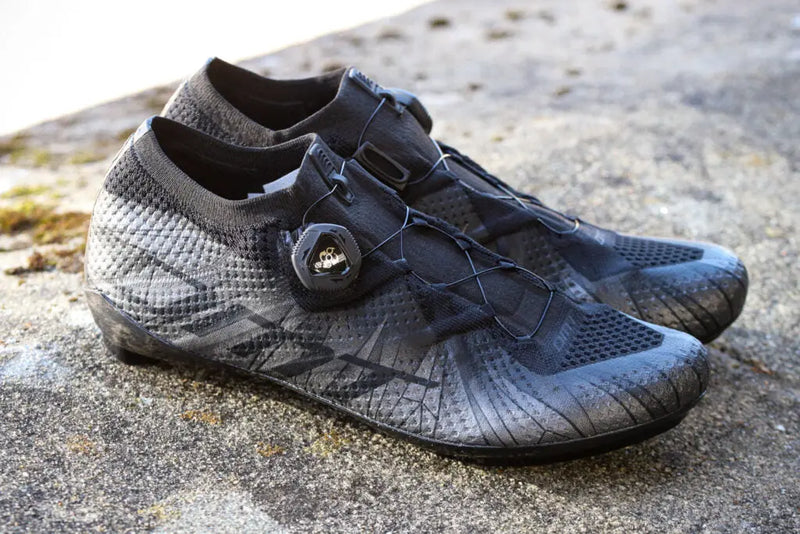 Load image into Gallery viewer, DMT ROAD SHOES | KR1 - EXCLUSIVE COLORS - MADOVERBIKING
