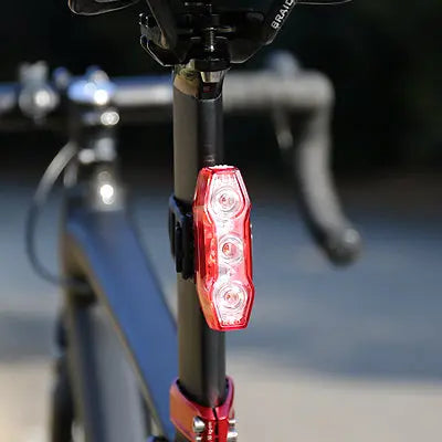 Load image into Gallery viewer, CATEYE LAMPSET AMPP900/VIZ300 (TYPE C) | EL089/LD810 - MADOVERBIKING
